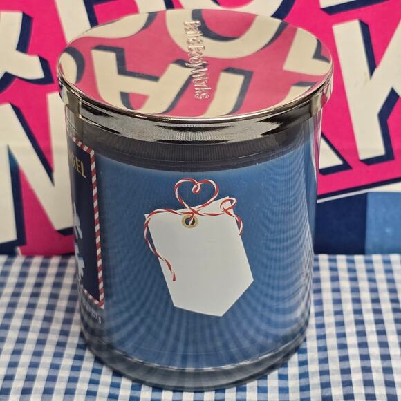BBW Coconut Angel Cake Single Wick 8 oz. Candle Exclusive Christmas Gift Tag - Picture 2 of 3